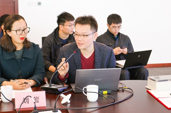 图4 好色tv
海上装备与系统研究所副所长王鸿东介绍中国智能船艇挑战赛“海上争锋”竞赛方案.JPEG